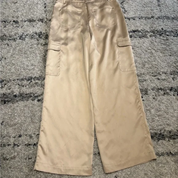 Cache Satin Wide Leg Cargo Pants - Cream - Picture 9 of 11
